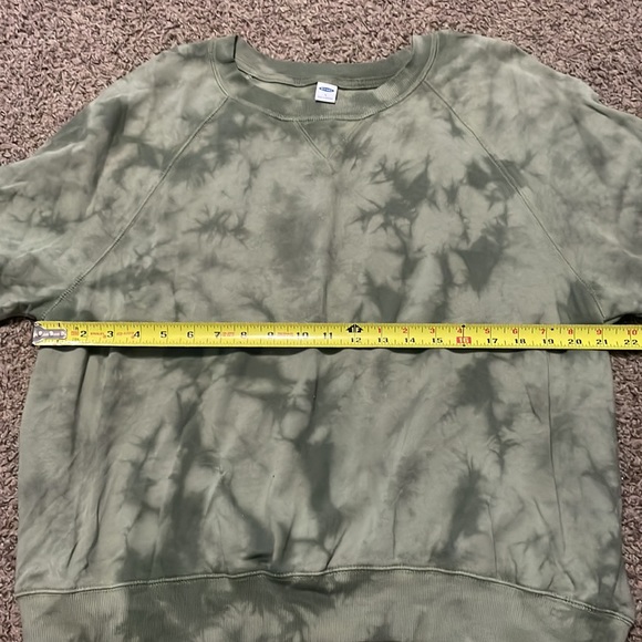 2 Old Navy Crewneck Women’s Sweatshirts - Picture 5 of 7